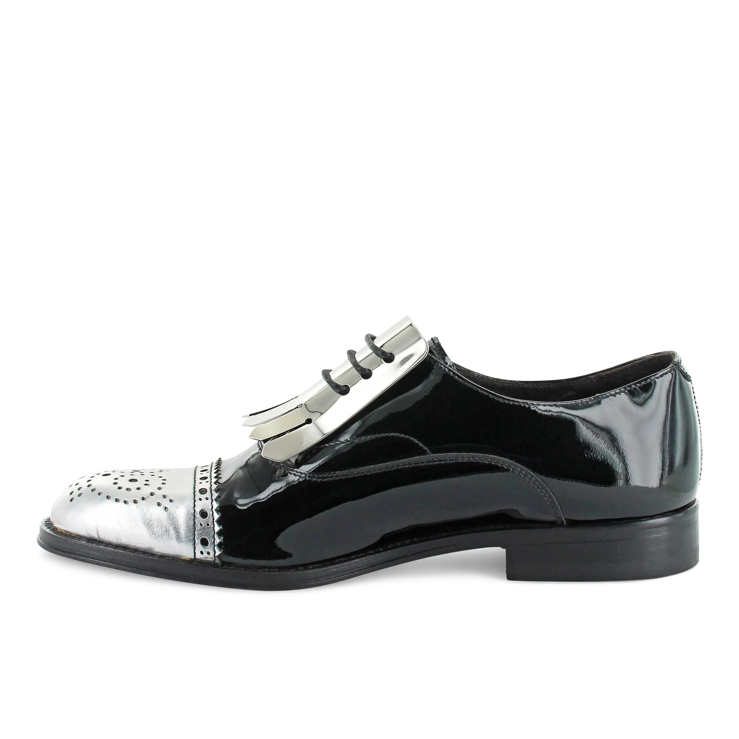 15537 - Black Brogue With Silver Fringe