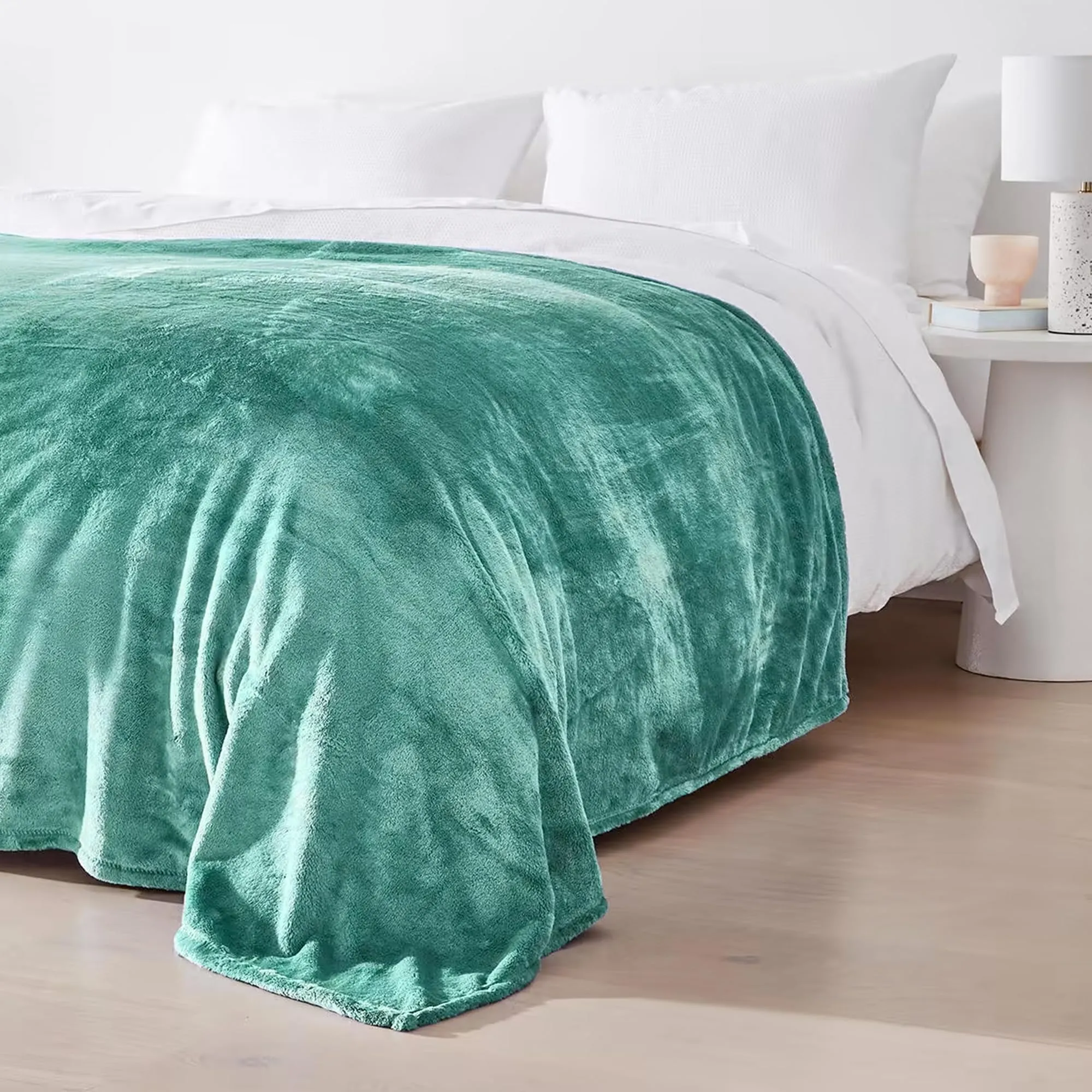 Anko Premium Plush Single Bed Blanket|Lightweight & Cozy Blanket for Adults, Kids,Toddler|Durable for All Season| Super Soft Blanket for Bed, Sofa, Couch, Travel| 1.52m (L) x 2.03m (W)| Green