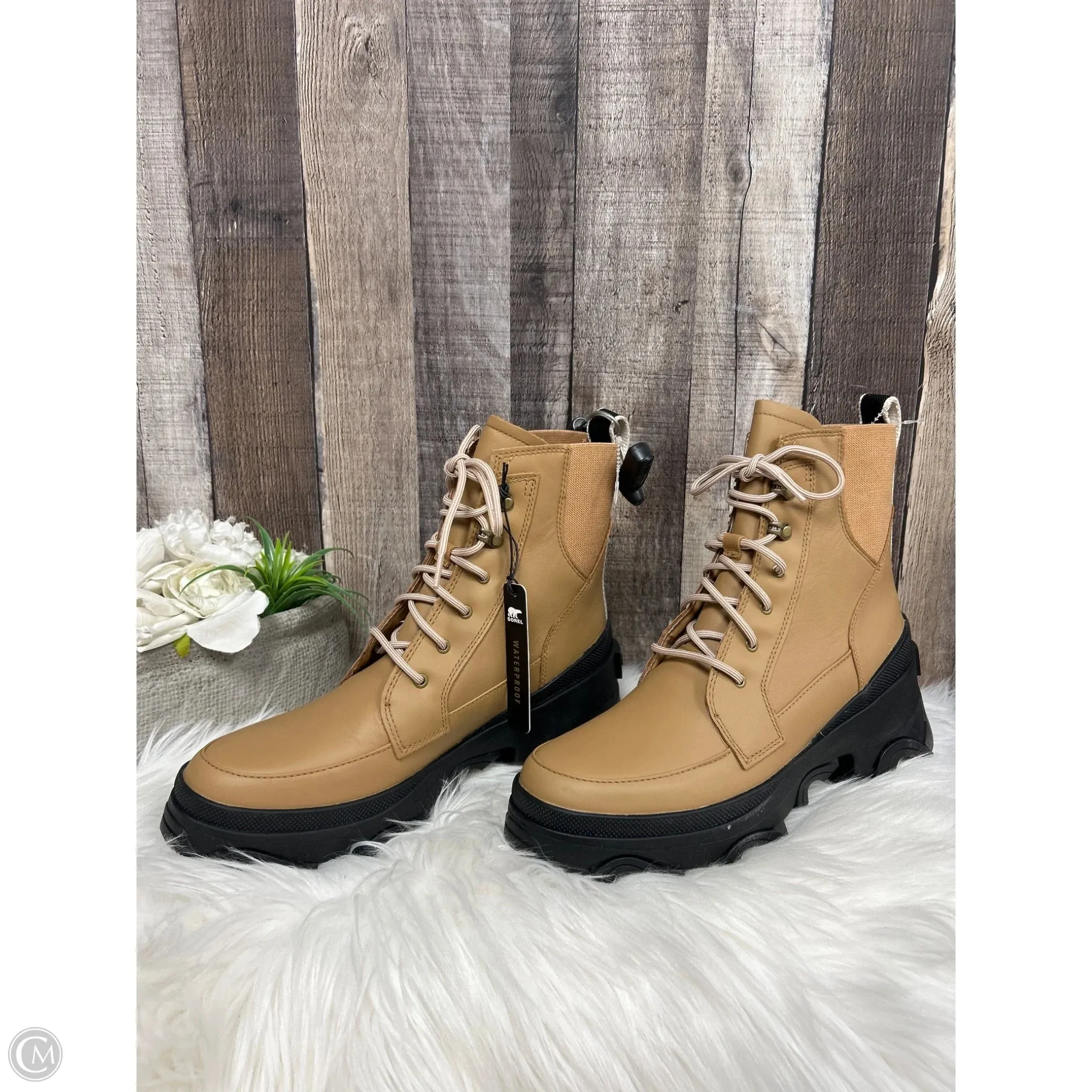 Boots Hiking By Sorel In Tan, Size: 9.5