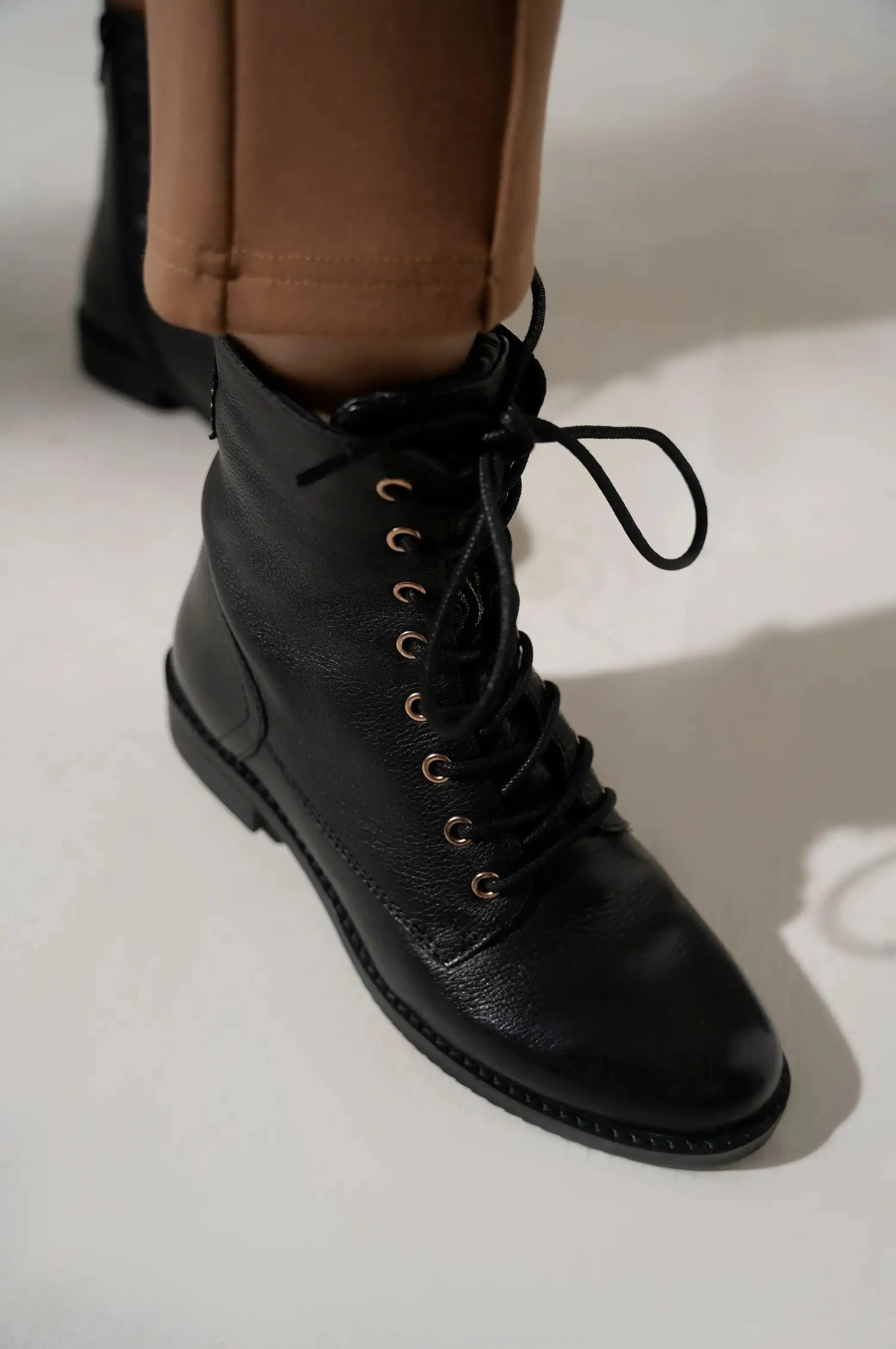 LEATHER BIKER BOOTS