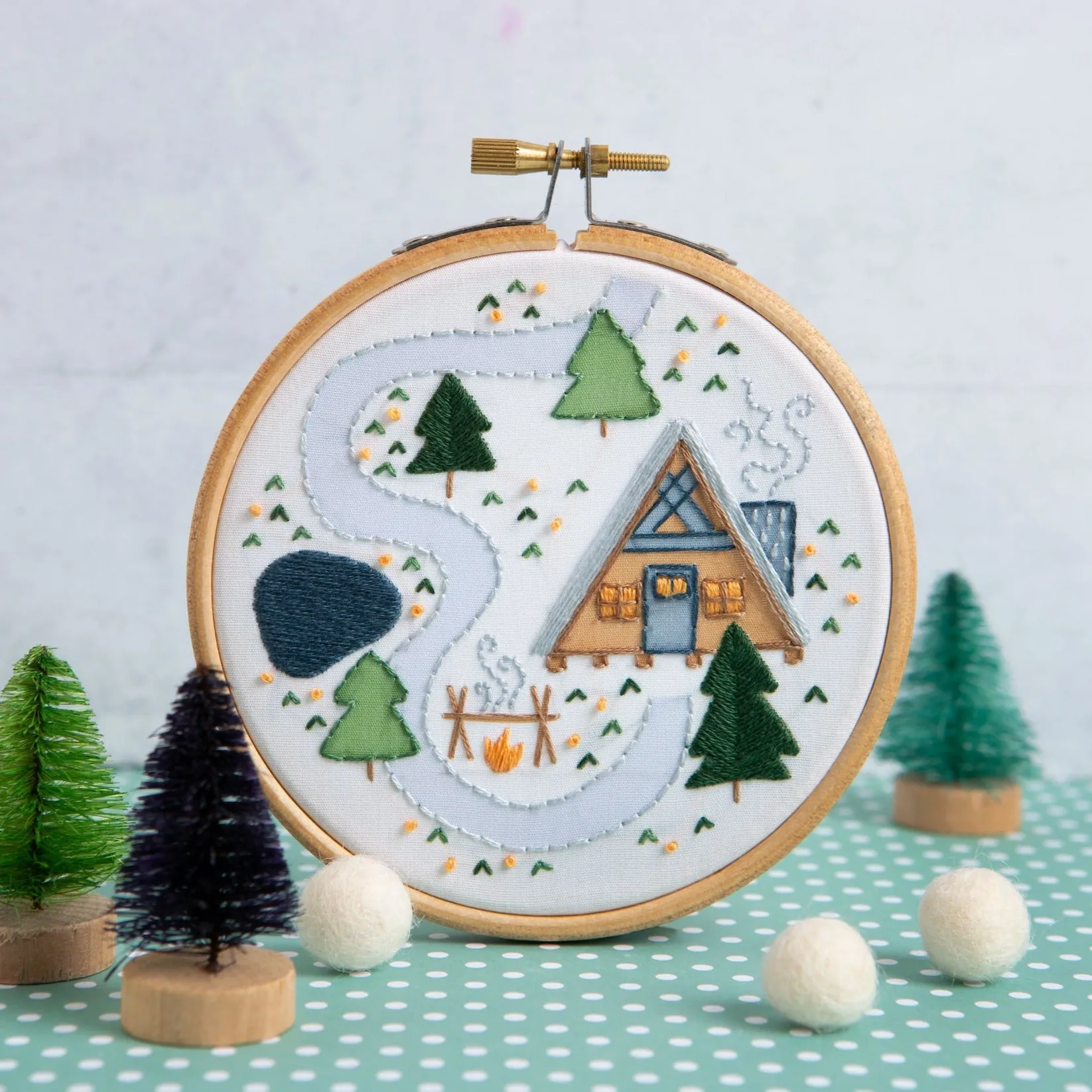 Log Cabin Mini Embroidery Kit