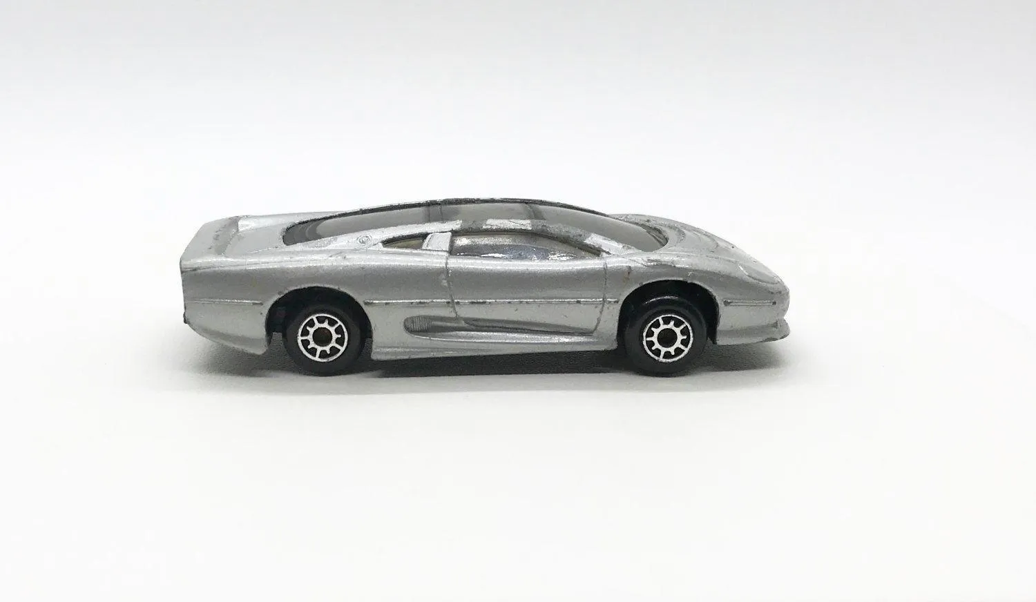 Maisto Silver Jaguar XJ220