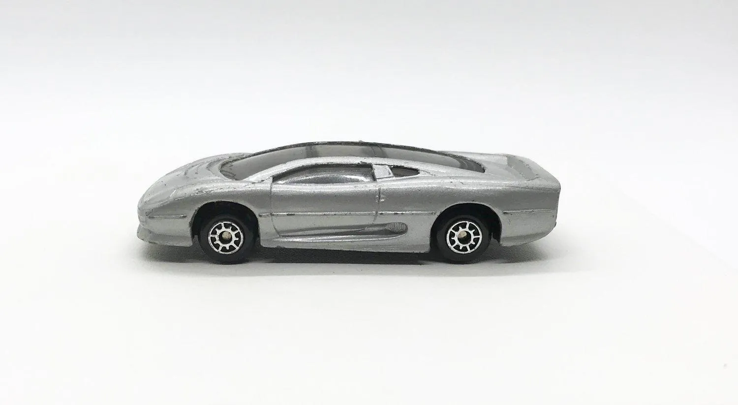 Maisto Silver Jaguar XJ220