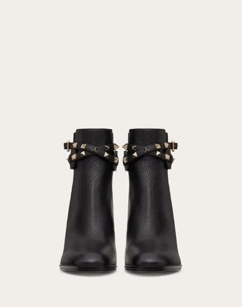 ROCKSTUD GRAINY CALFSKIN ANKLE BOOT 90 MM