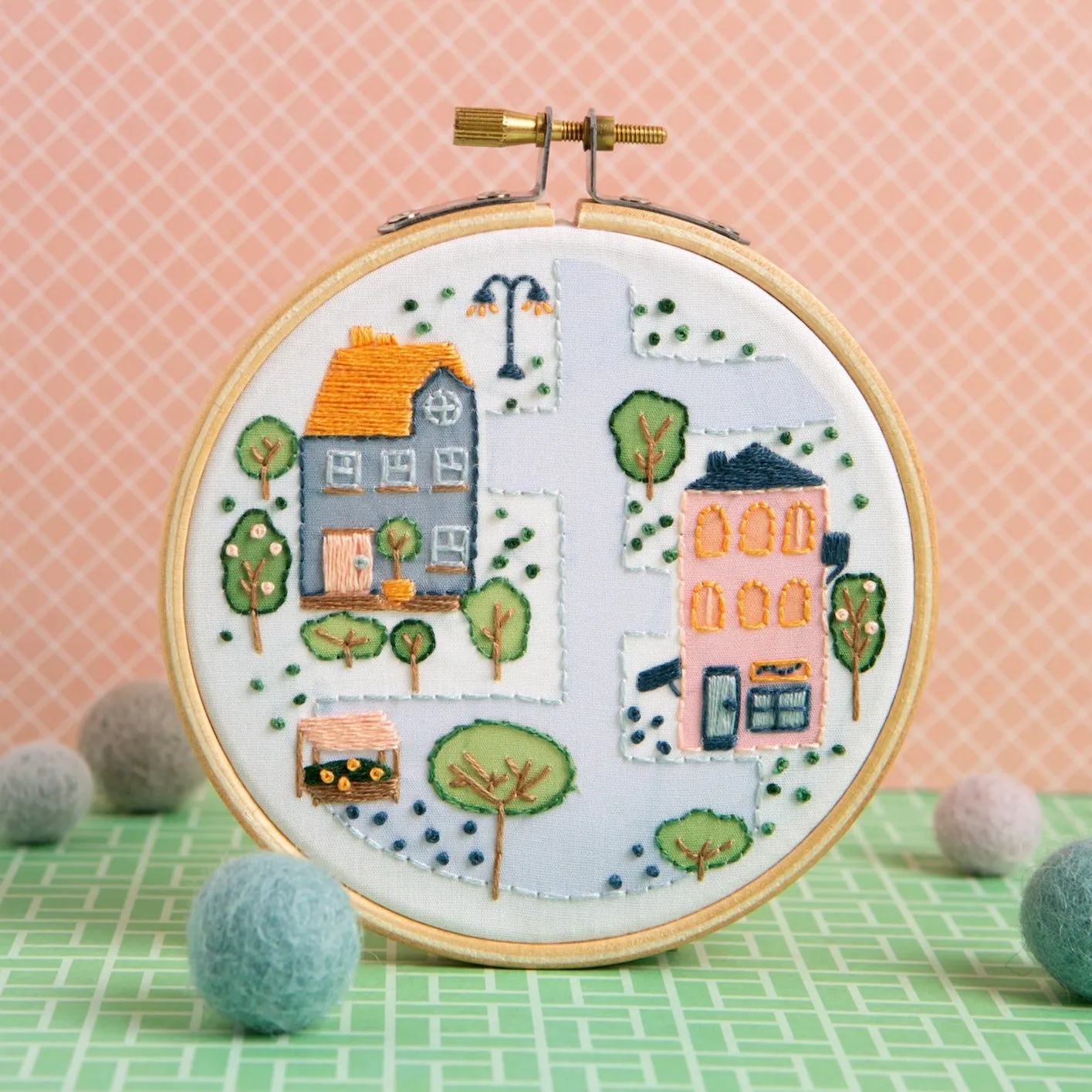 Town Houses Mini Embroidery Kit